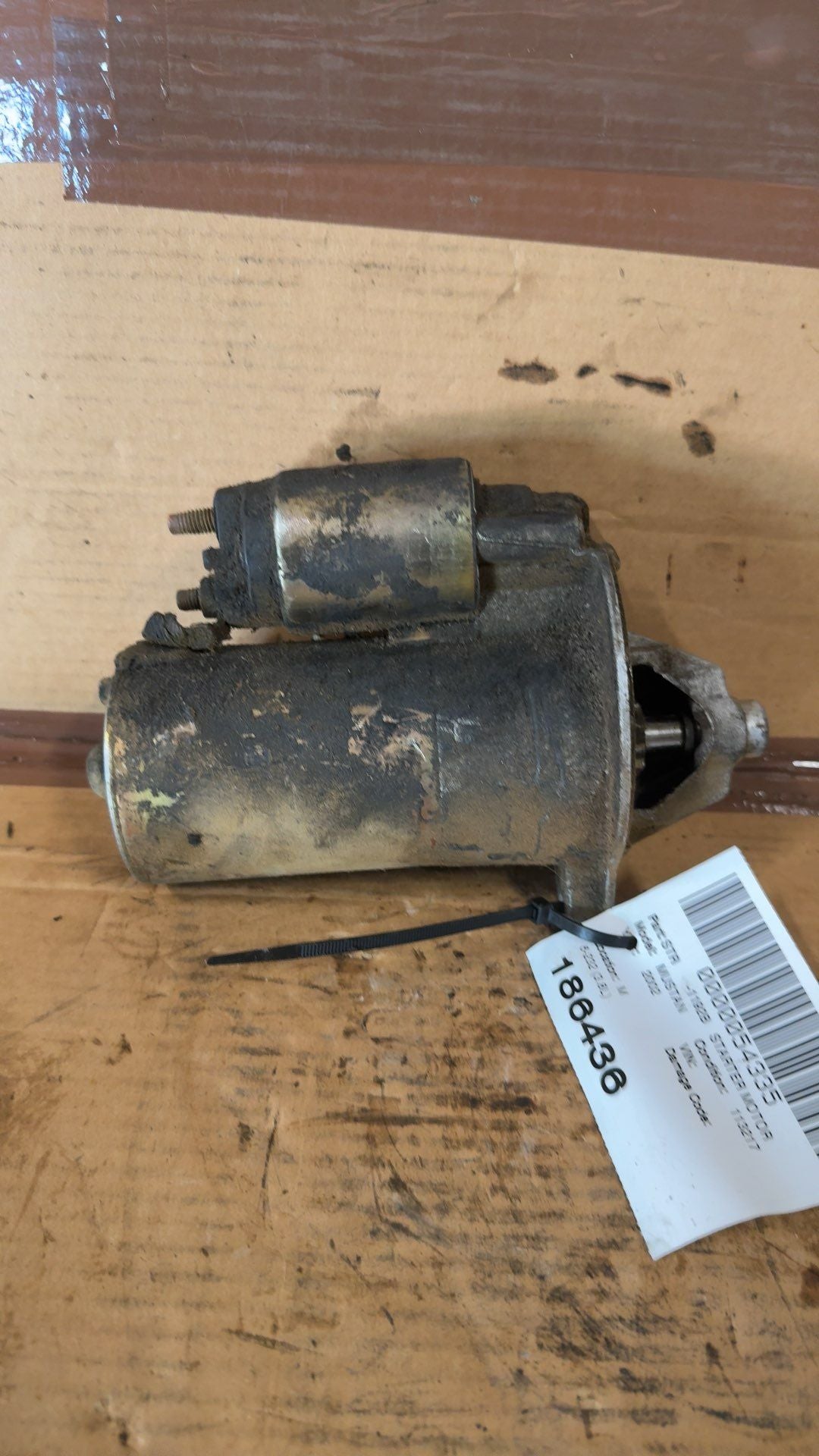 Starter Motor from a 2002 Ford Mustang, photo 1