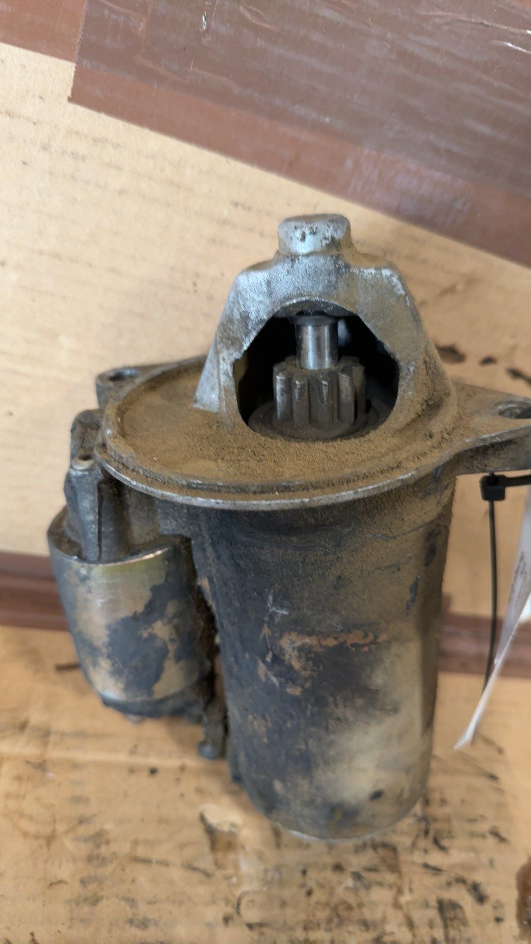 Starter Motor from a 2002 Ford Mustang, photo 2