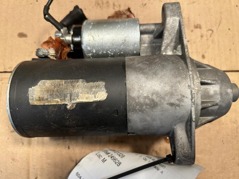 Starter Motor from a 2006 Ford Mustang, photo 1