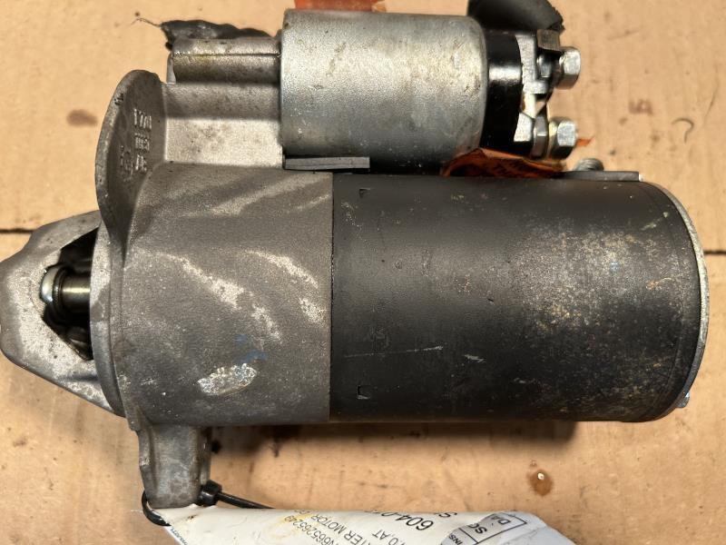 Starter Motor from a 2006 Ford Mustang, photo 2