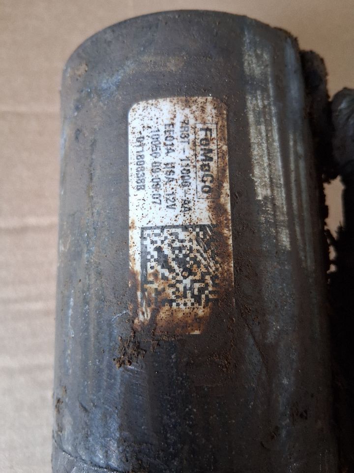 Starter Motor from a 2010 Ford Mustang, photo 3