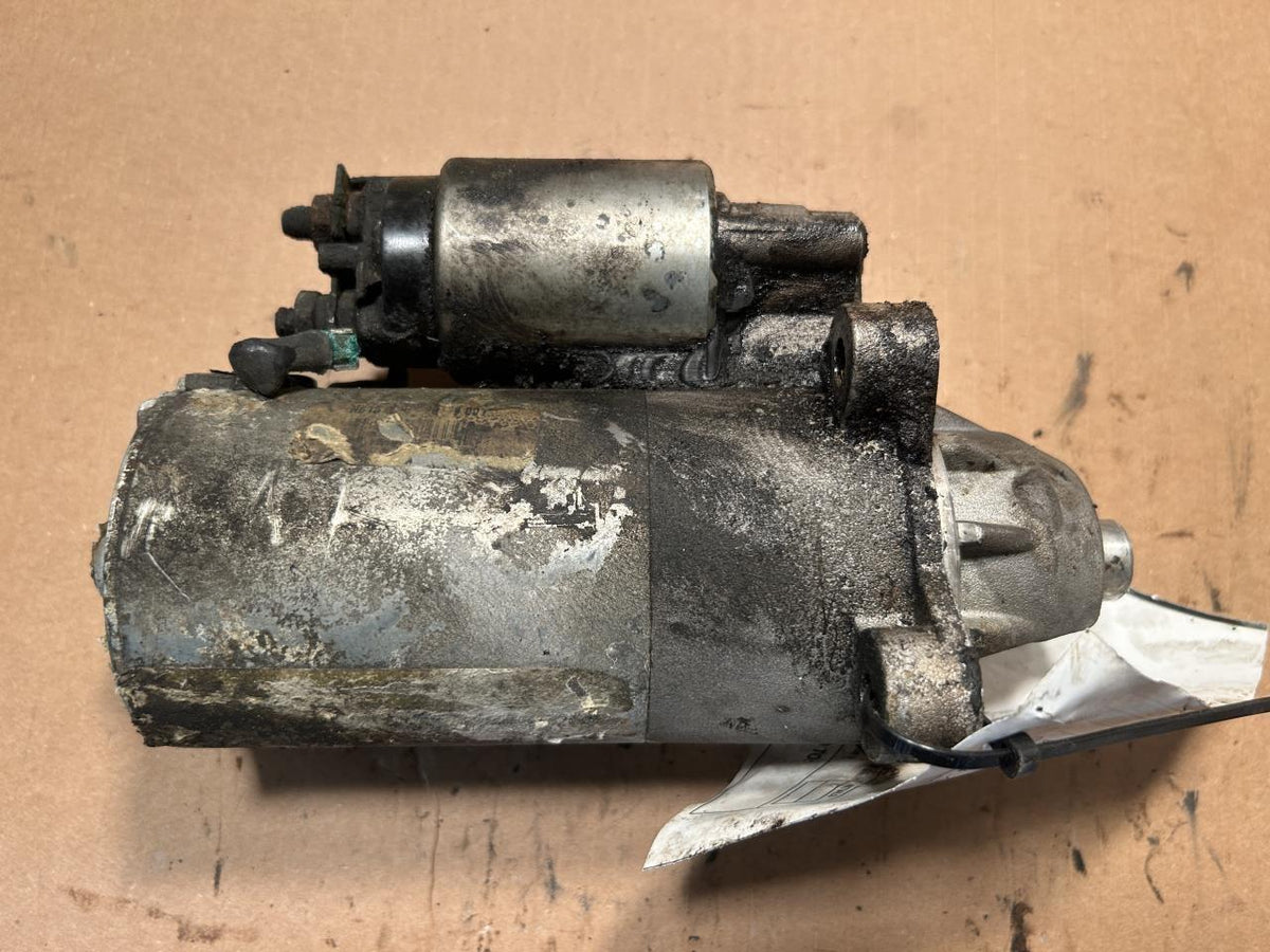 Starter Motor from a 1998 Ford Mustang, photo 1