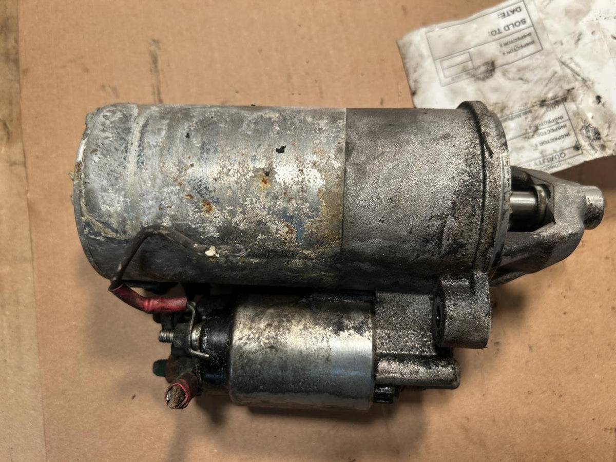 Starter Motor from a 1998 Ford Mustang, photo 2
