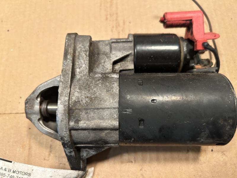 Starter Motor from a 2004 Dodge Neon, photo 1