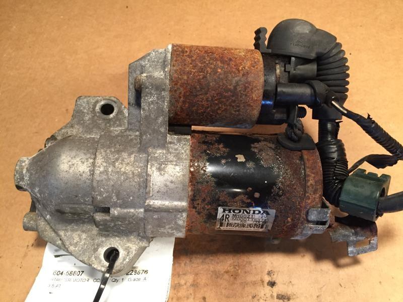 Starter Motor from a 2008 Acura RL, photo 2