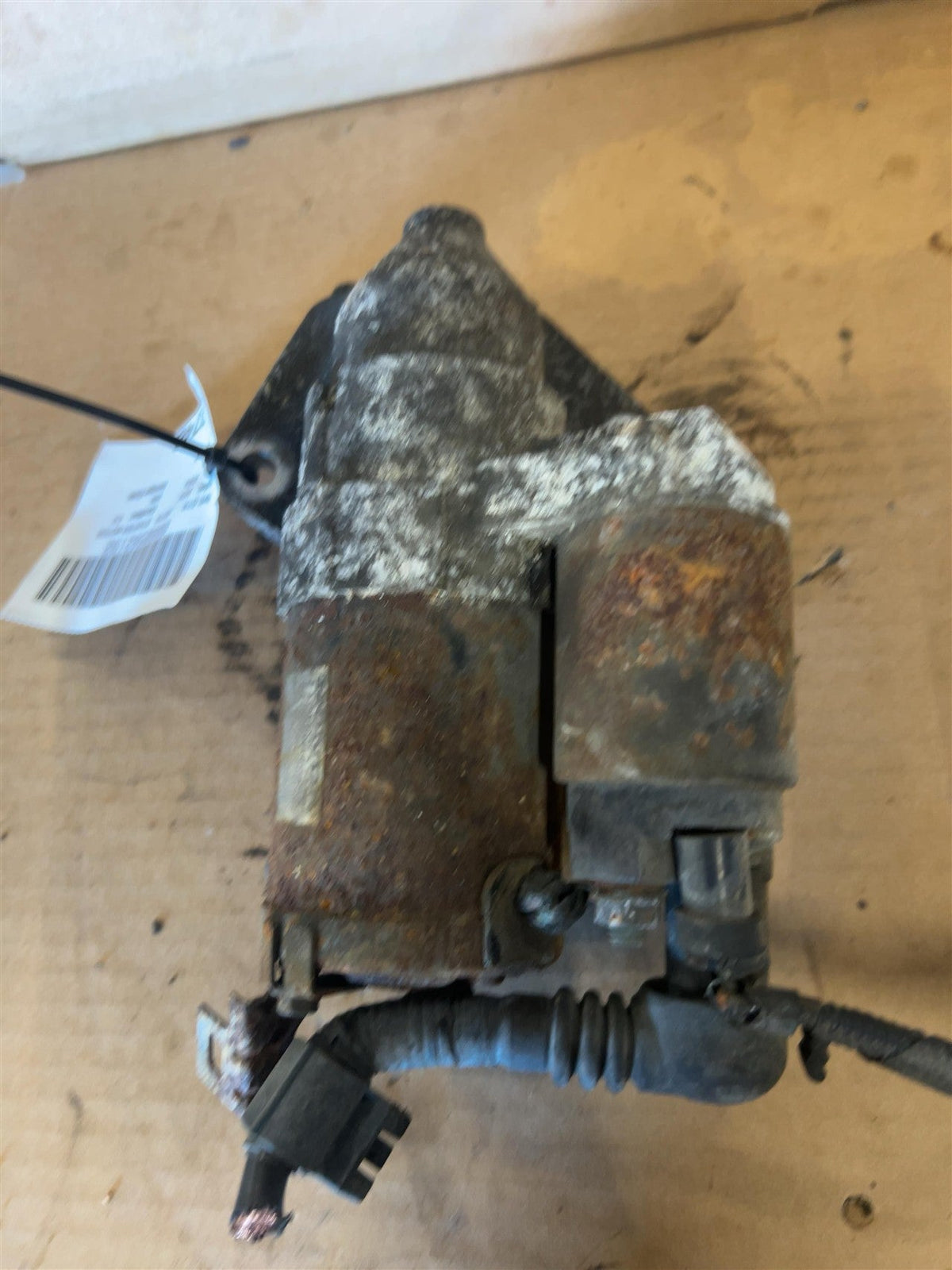 Starter Motor from a 2004 Acura MDX, photo 1