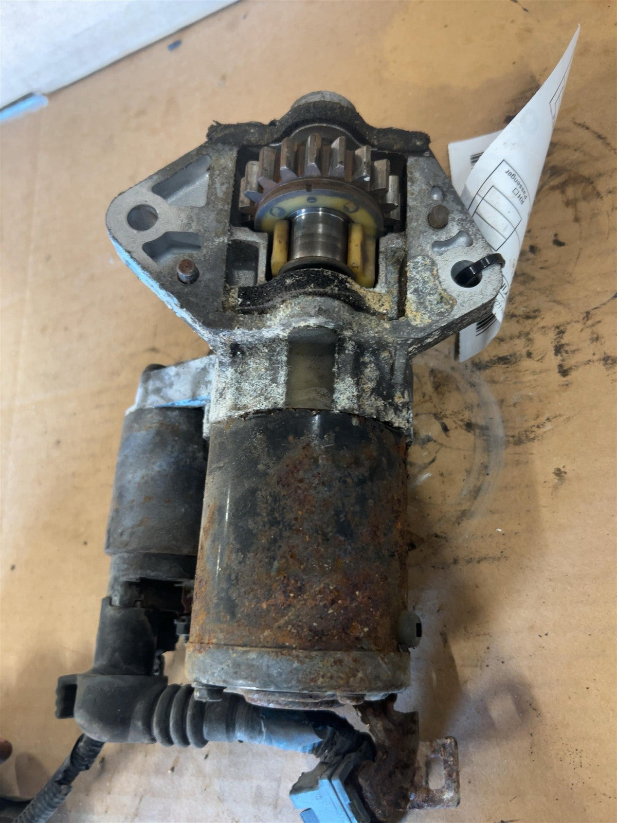 Starter Motor from a 2004 Acura MDX, photo 2