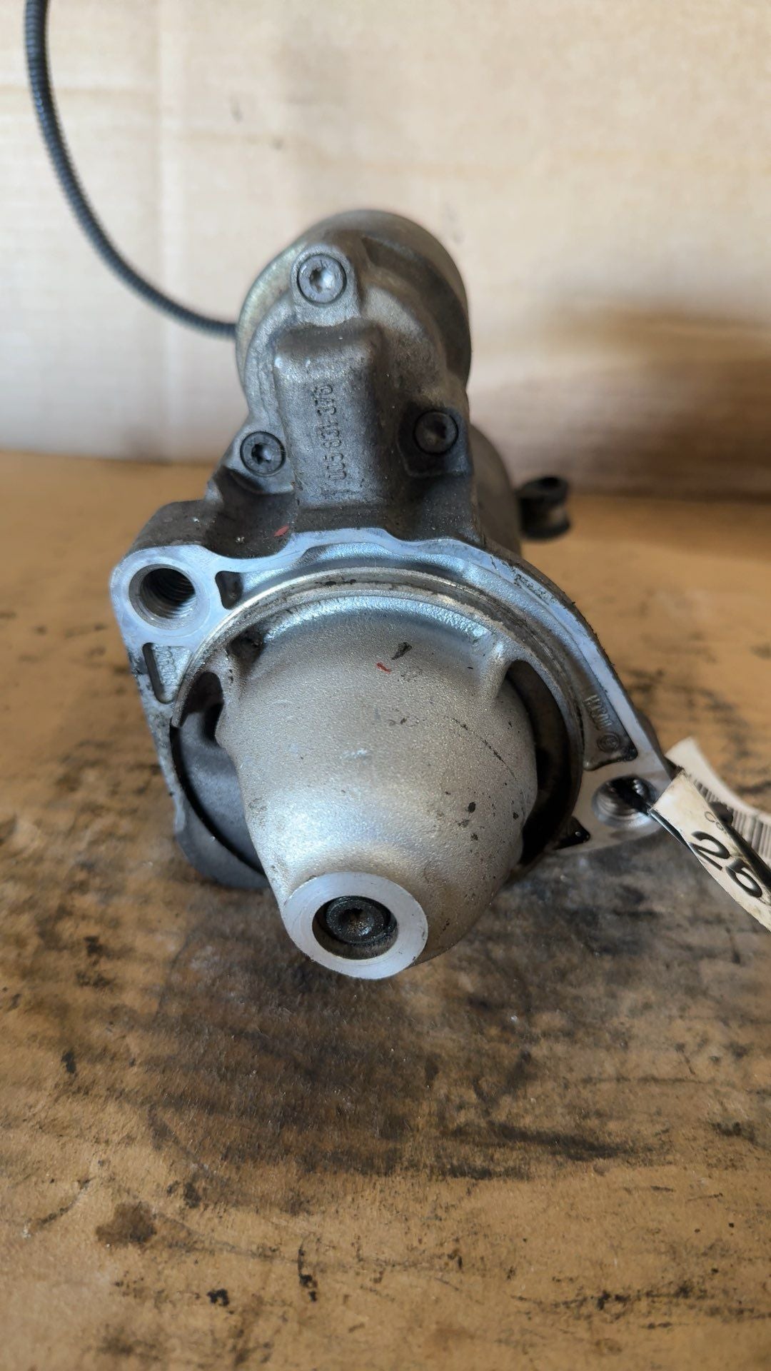 Starter Motor from a 2009 Audi A4, photo 1