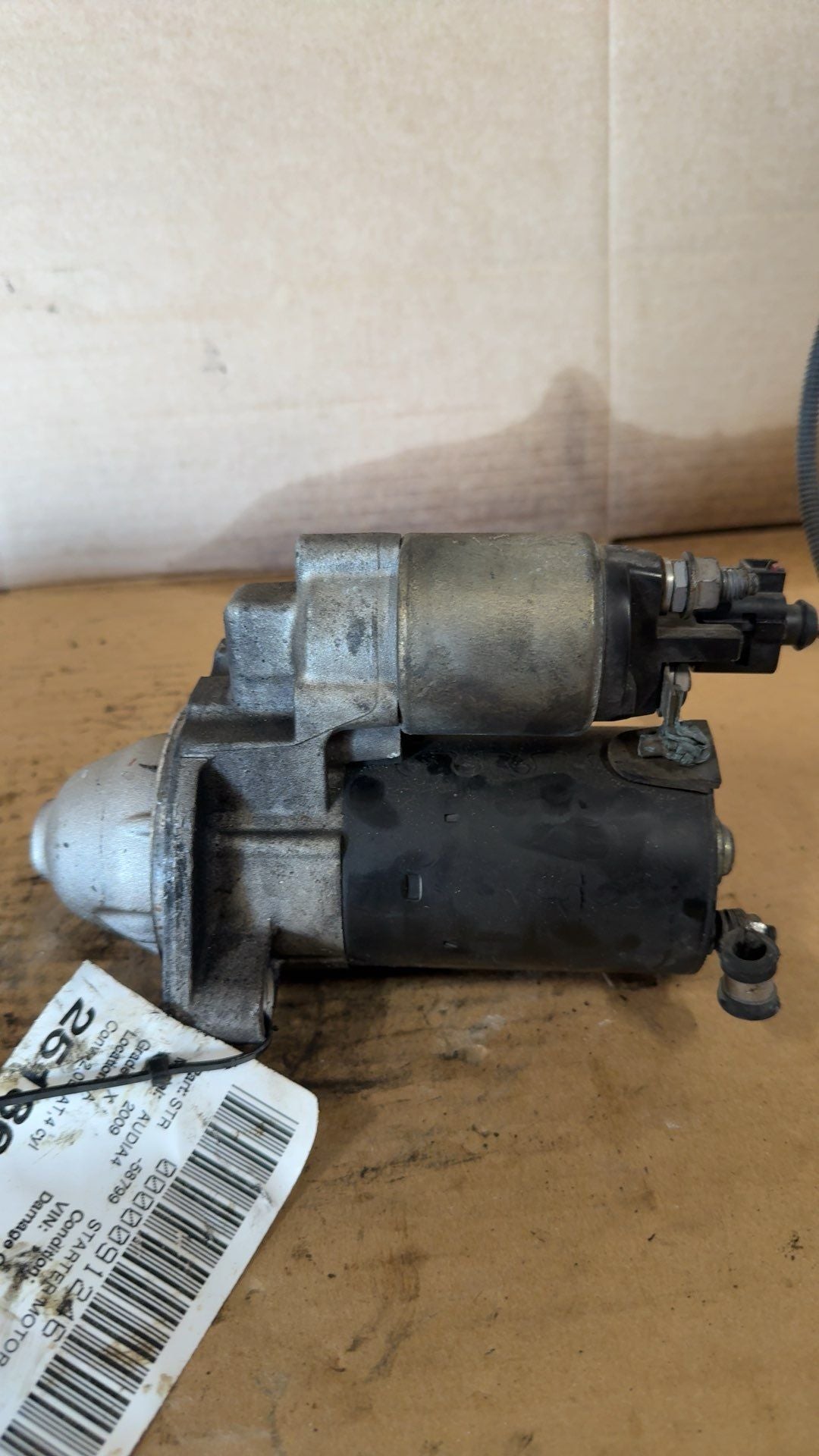 Starter Motor from a 2009 Audi A4, photo 2