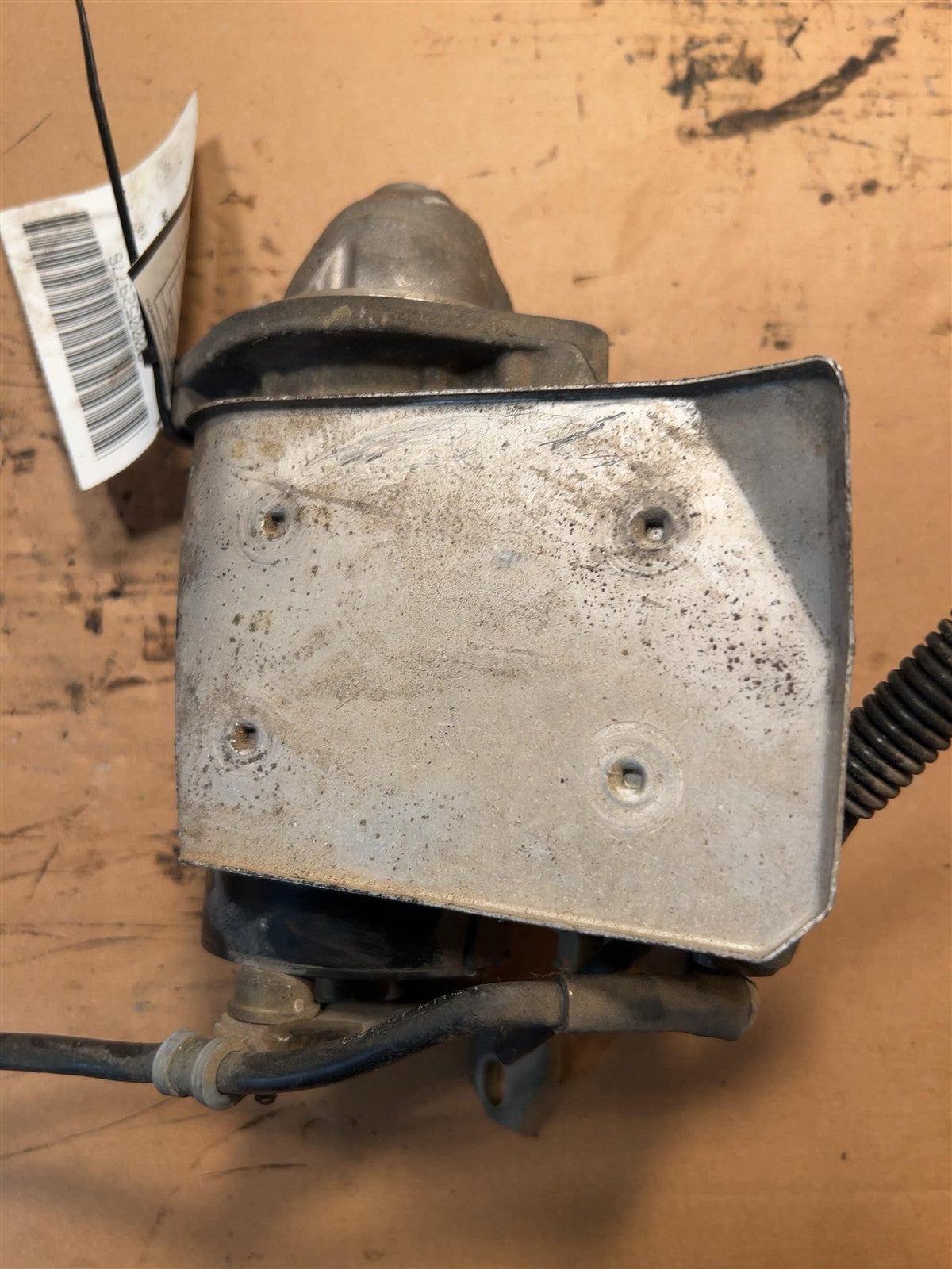 Starter Motor from a 2002 Audi A4, photo 1