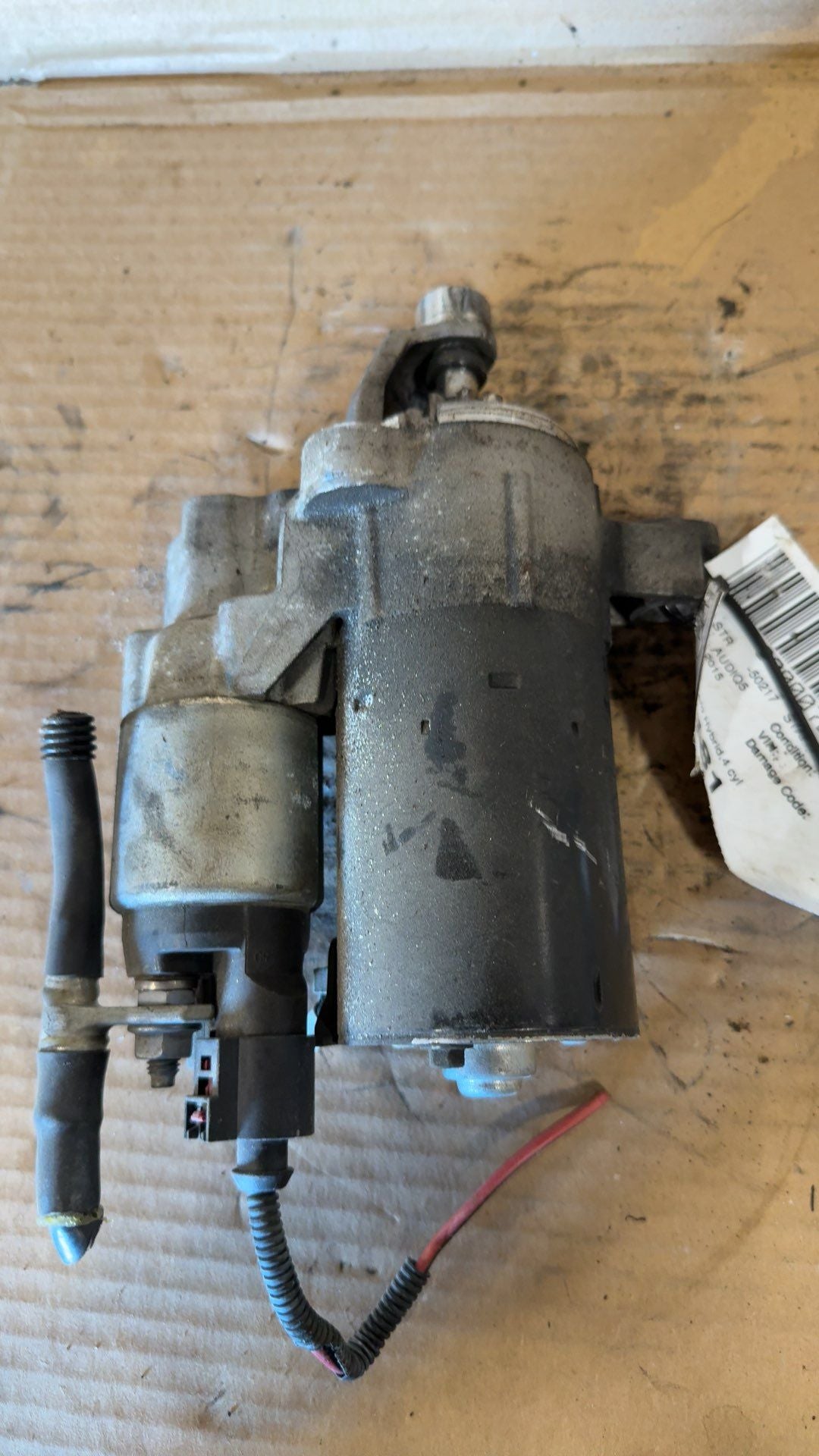 Starter Motor from a 2015 Audi Q5, photo 1