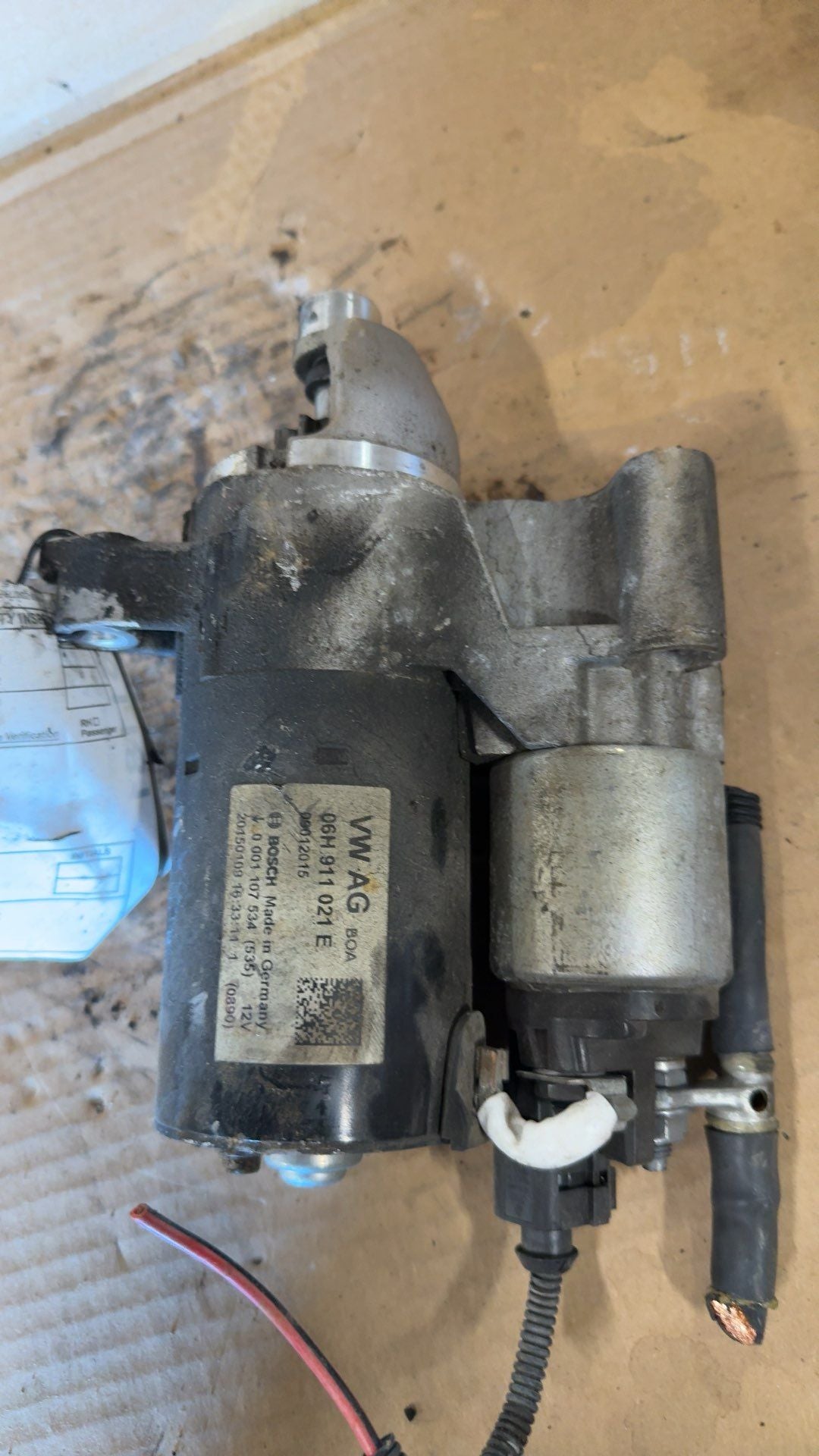 Starter Motor from a 2015 Audi Q5, photo 2