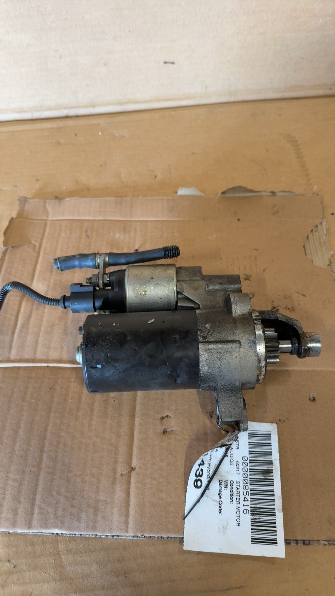 Starter Motor from a 2015 Audi Q5, photo 2