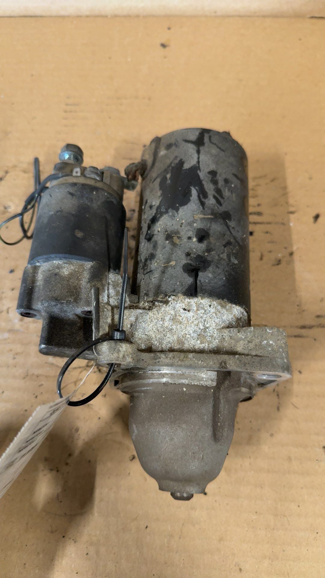 Starter Motor from a 2000 BMW 328i, photo 1