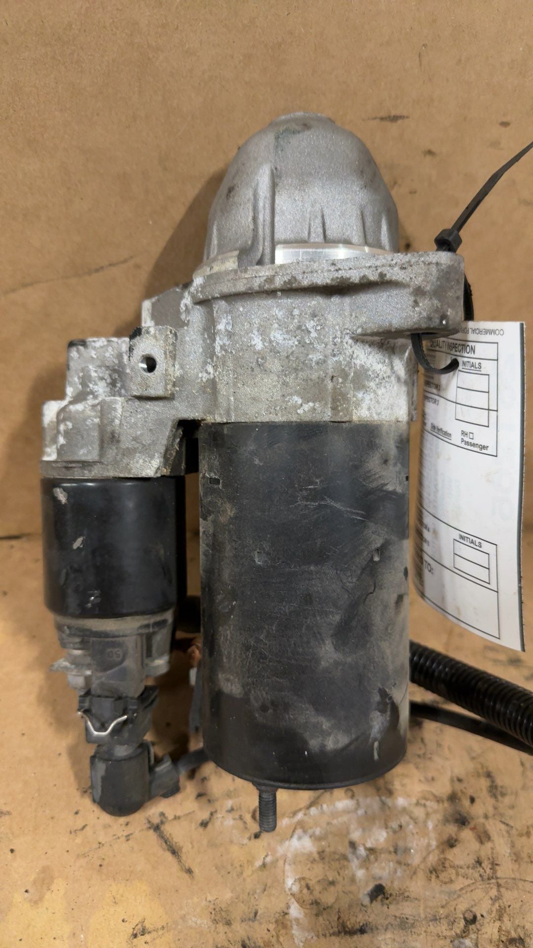 Starter Motor from a 2005 BMW 545i, photo 1