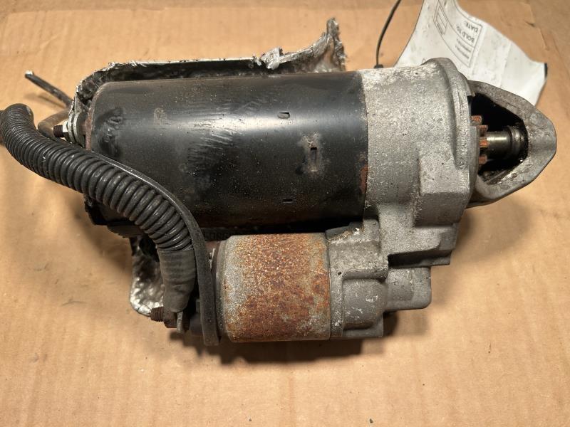 Starter Motor from a 2002 BMW 745i, photo 1