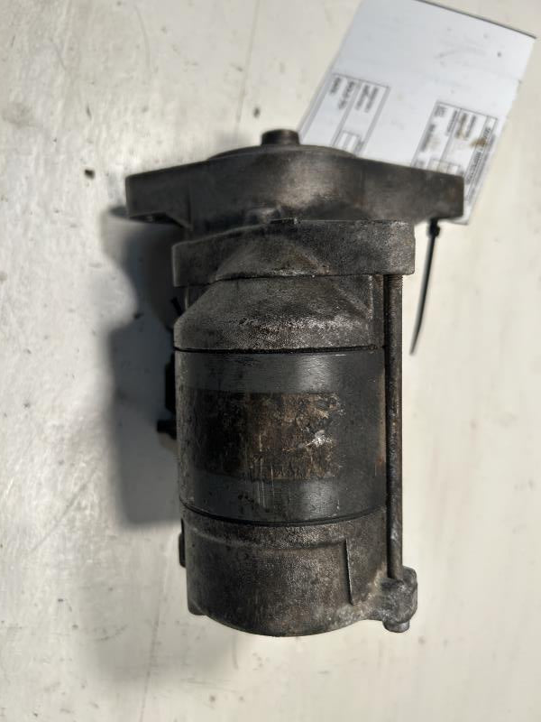 Starter Motor from a 1996 Geo Prizm, photo 1