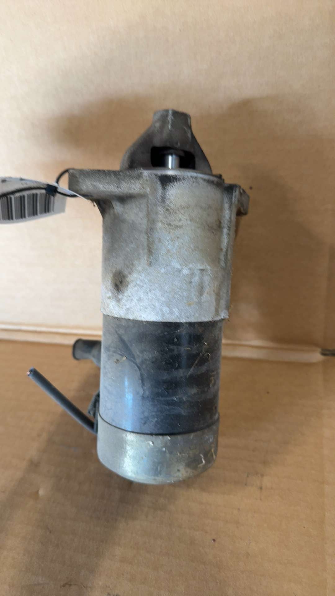Starter Motor from a 2003 Chevrolet Tracker, photo 2