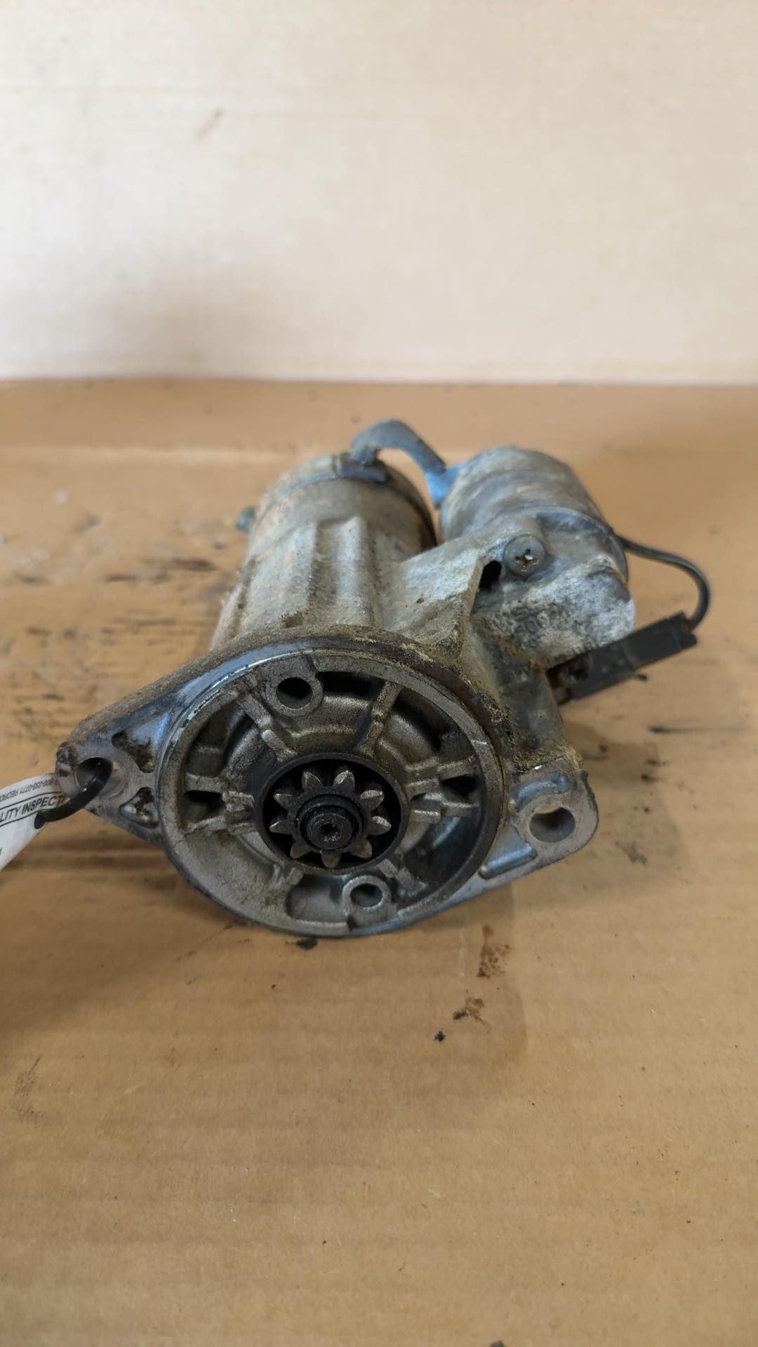Starter Motor from a 1999 Nissan Frontier, photo 2