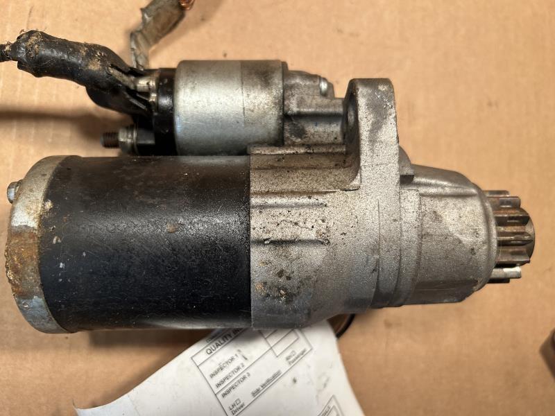 Starter Motor from a 2012 Nissan Altima, photo 1