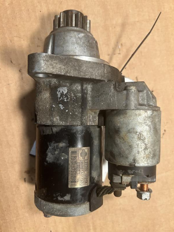 Starter Motor from a 2010 Nissan Altima, photo 1