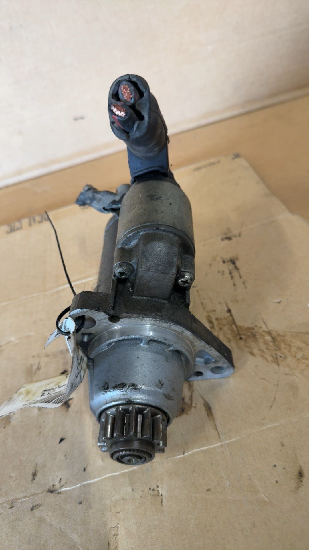 Starter Motor from a 2010 Nissan Altima, photo 1