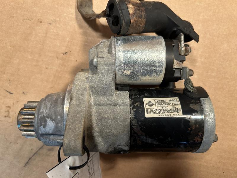 Starter Motor from a 2007 Nissan, photo 1