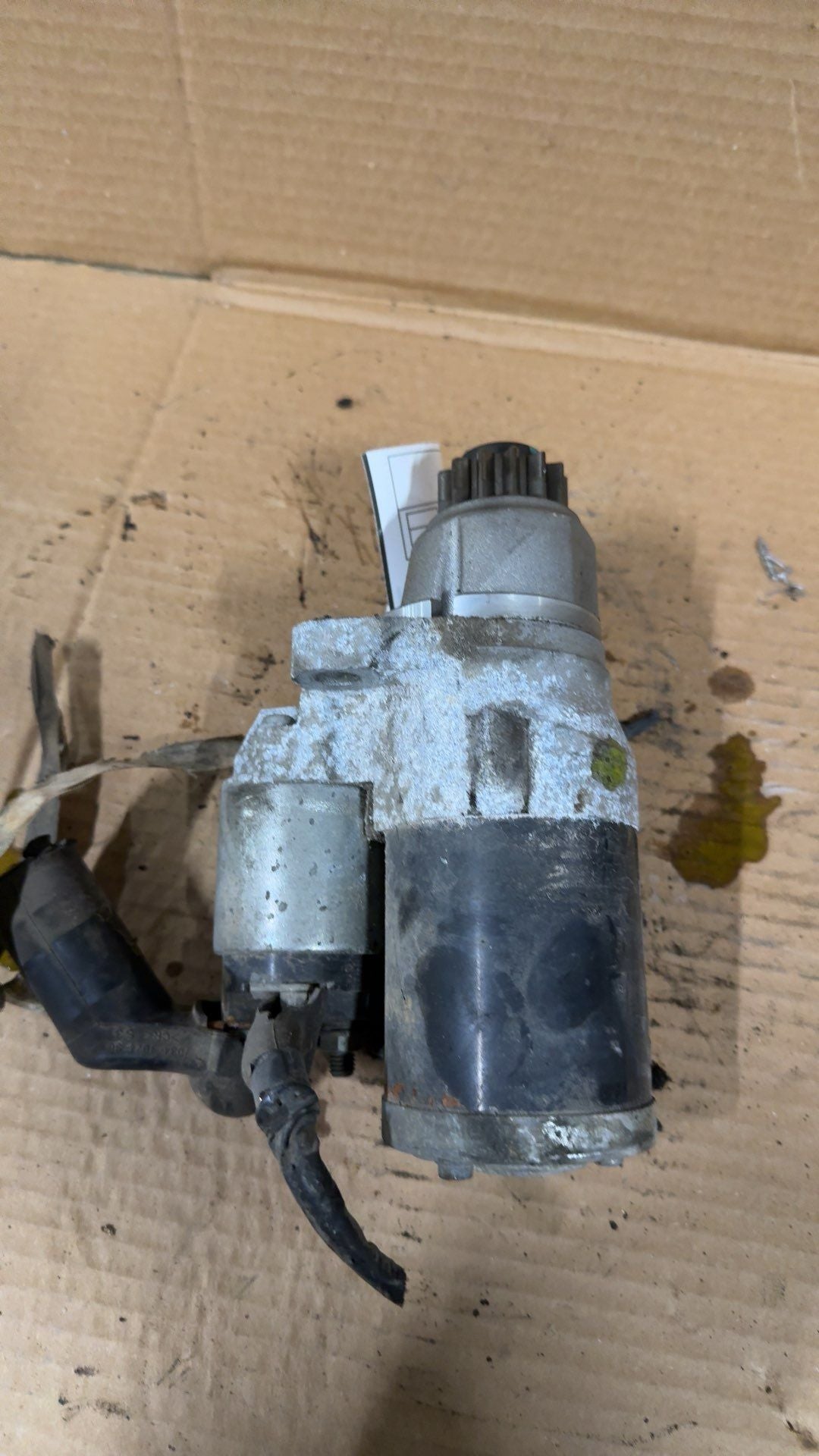 Starter Motor from a 2007 Nissan, photo 2