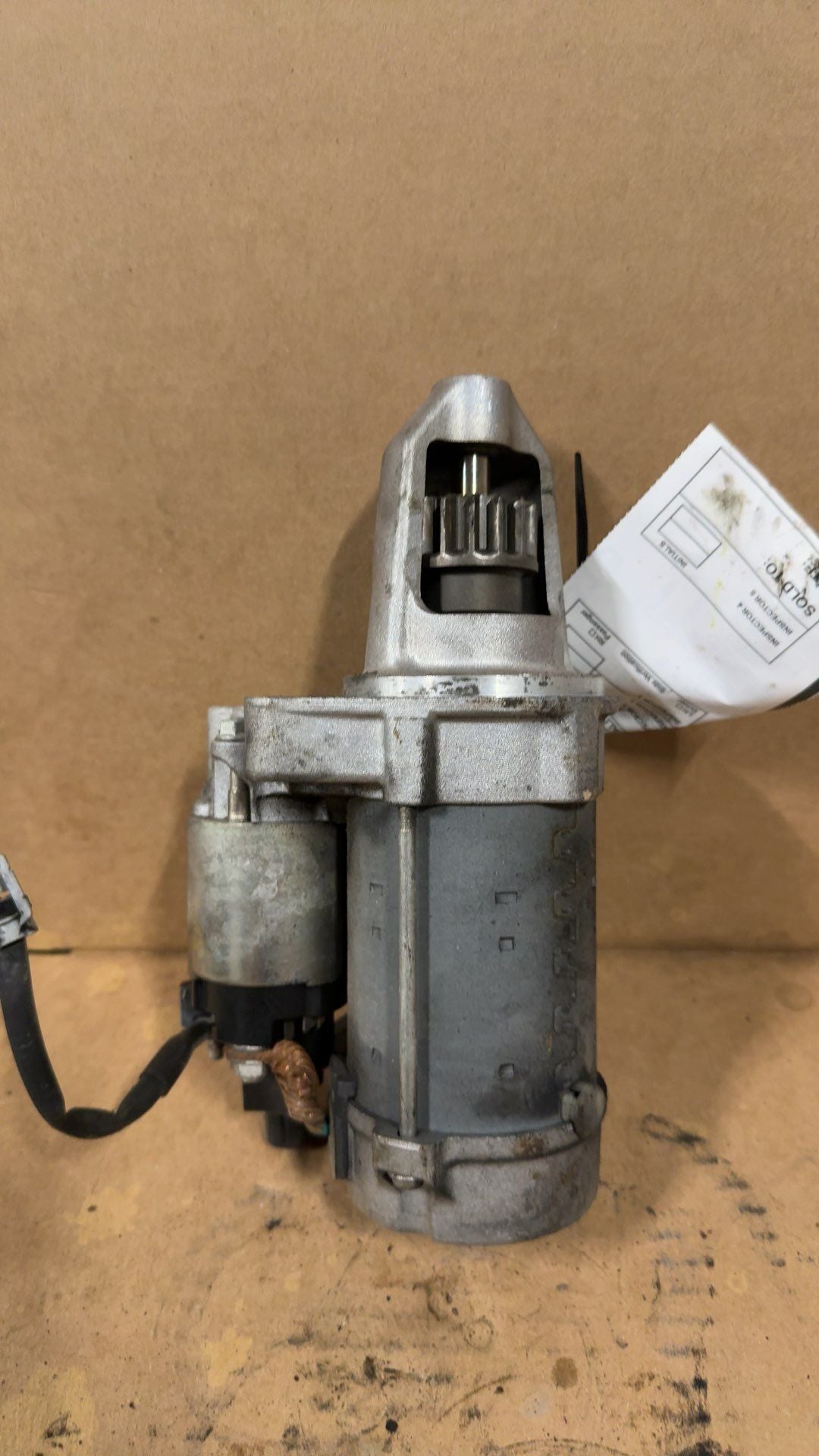 Starter Motor from a 2017 Infiniti QX30, photo 1