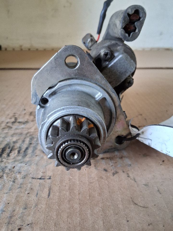 Starter Motor from a 2017 Nissan Maxima, photo 1