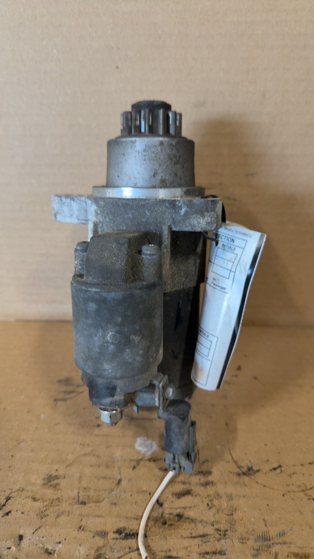 Starter Motor from a 2014 Nissan Pathfinder, photo 1