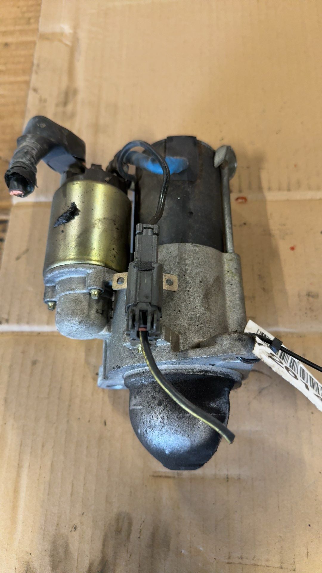 Starter Motor from a 2005 Nissan Sentra, photo 2