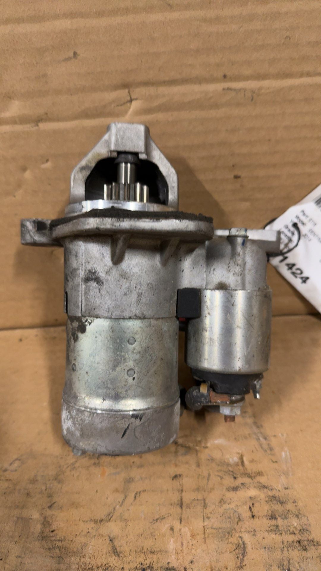 Starter Motor from a 2014 Nissan Sentra, photo 1