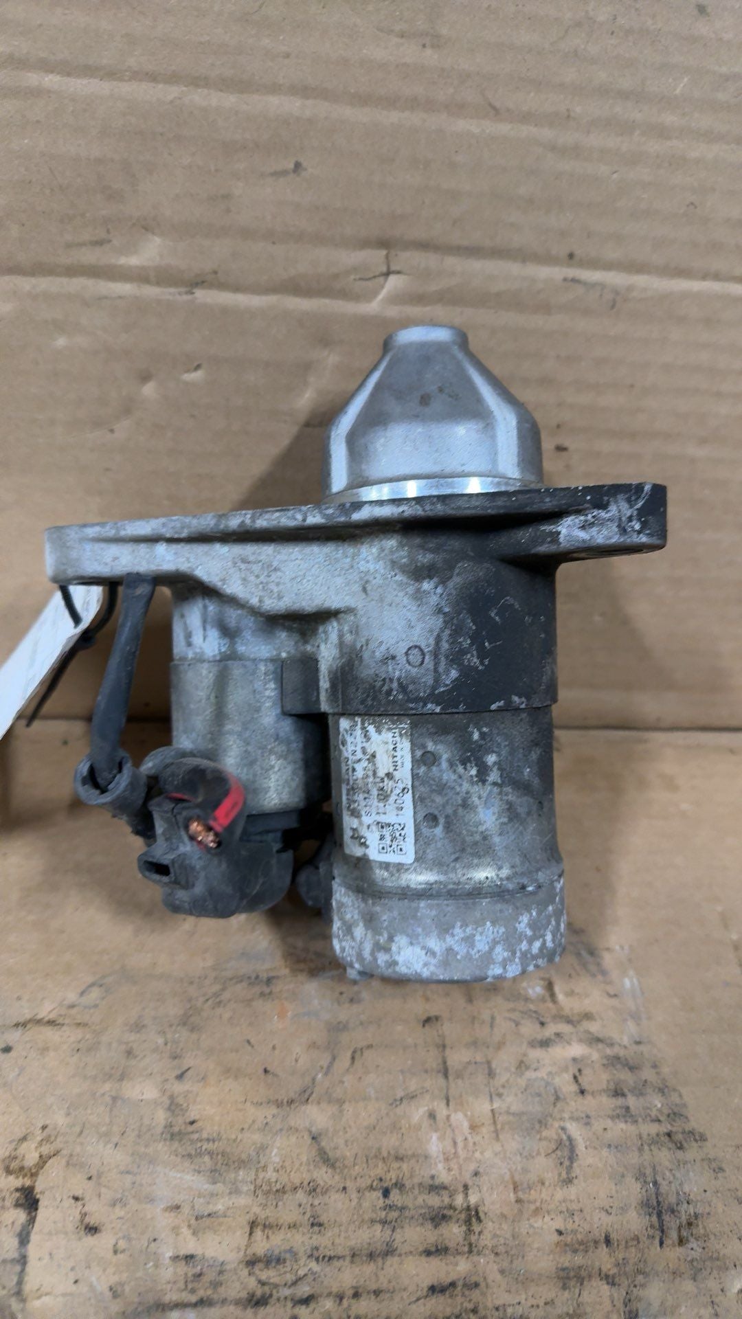 Starter Motor from a 2014 Nissan Sentra, photo 2