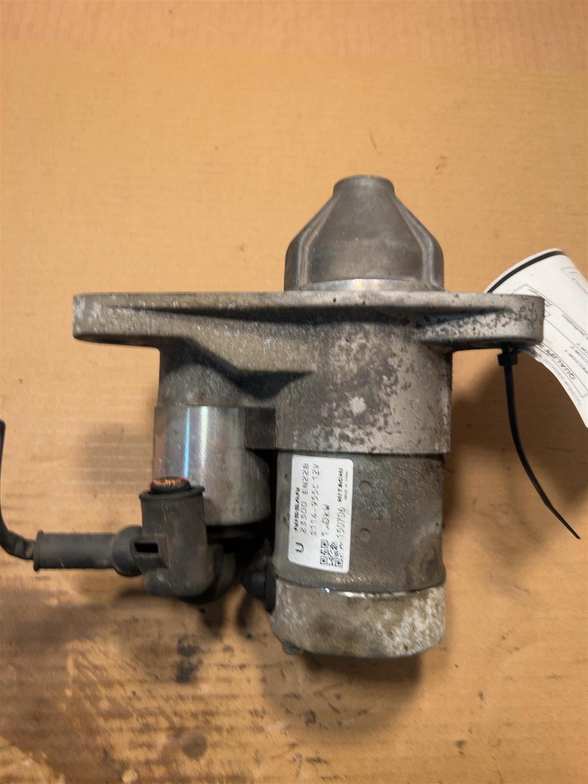 Starter Motor from a 2015 Nissan Sentra, photo 2