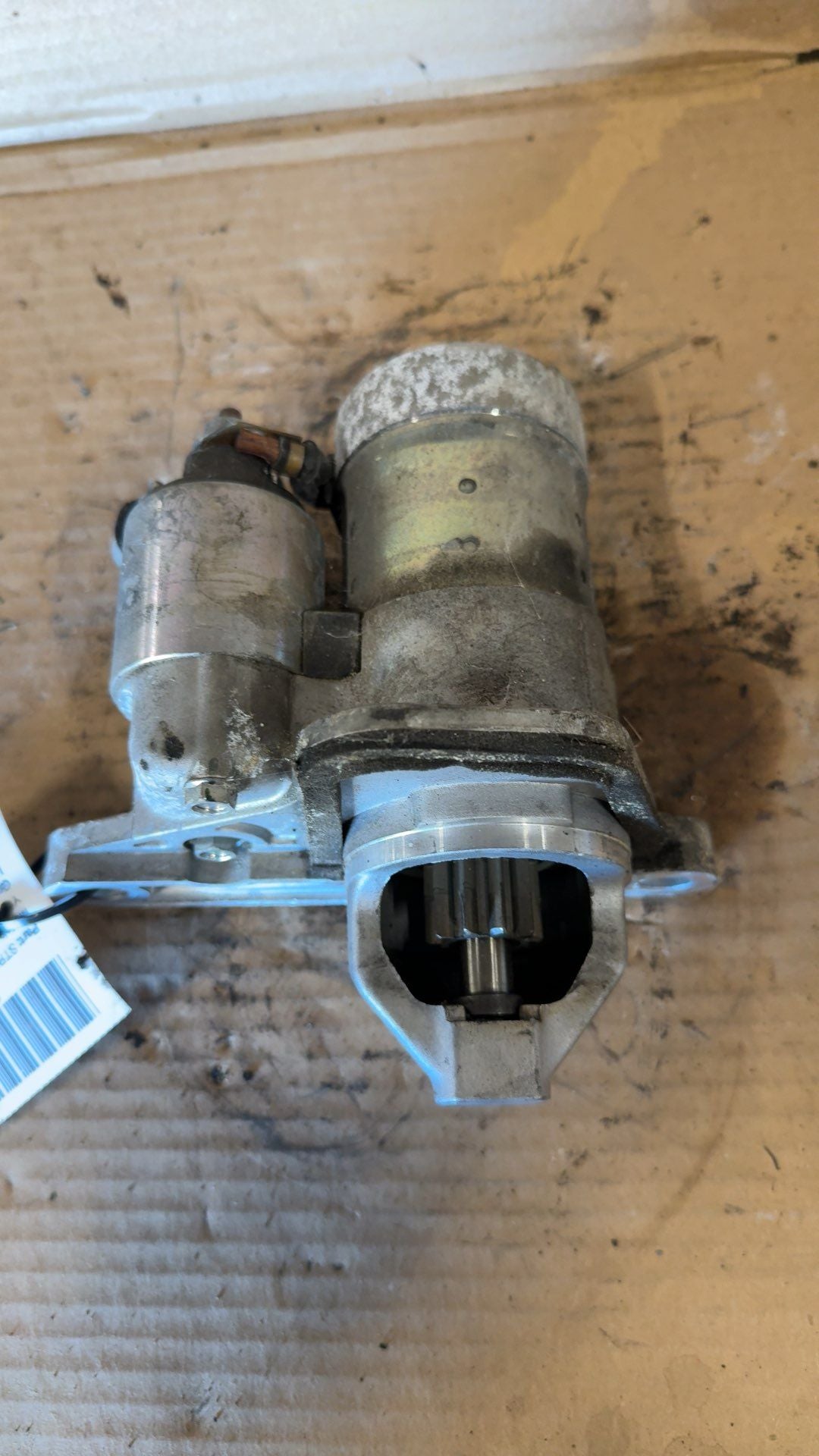 Starter Motor from a 2015 Nissan Sentra, photo 1