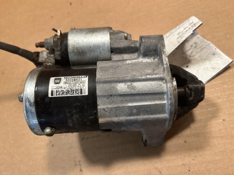 Starter Motor from a 2015 Fiat 500, photo 1