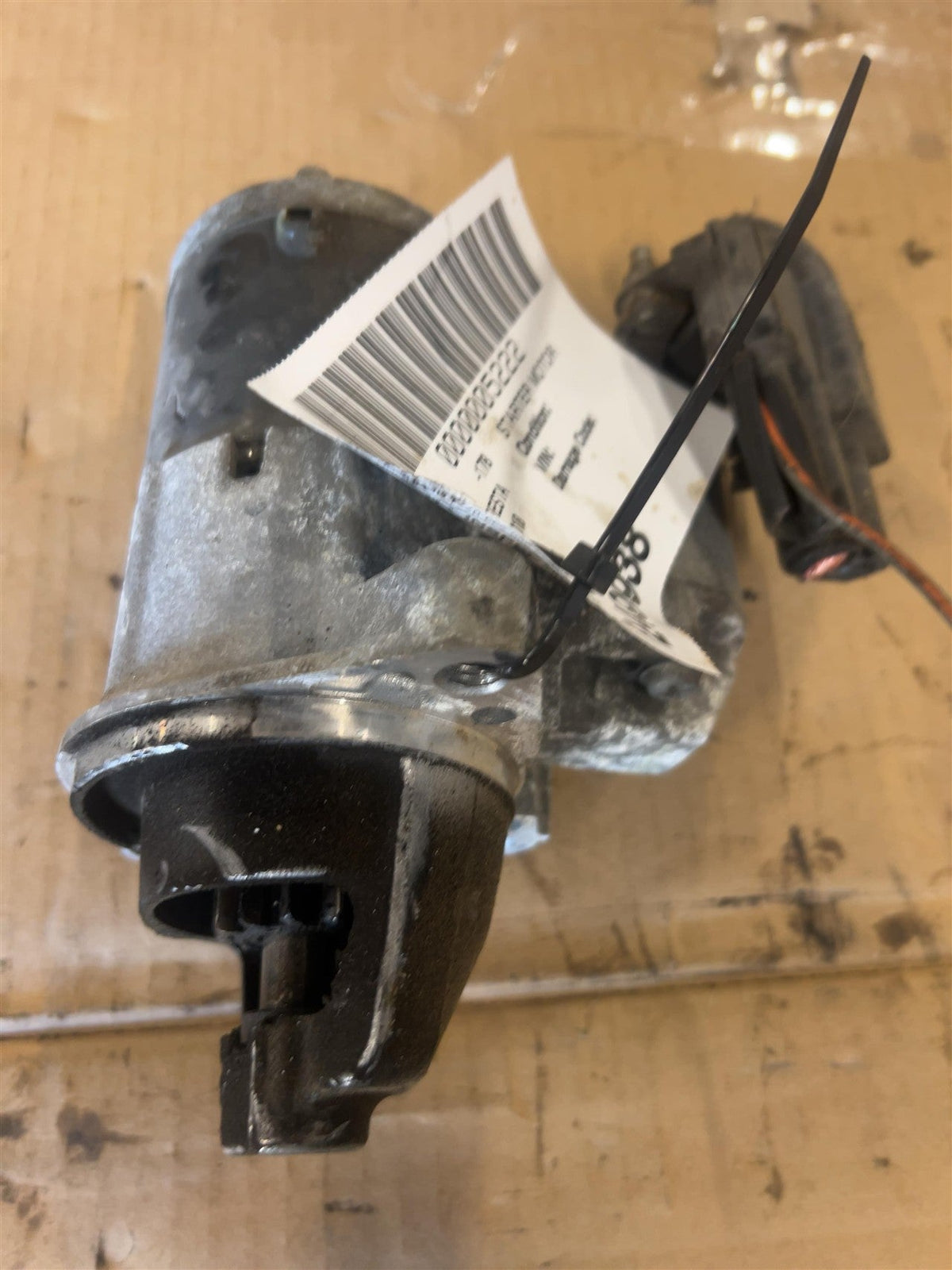 Starter Motor from a 2018 Ford Fiesta, photo 1