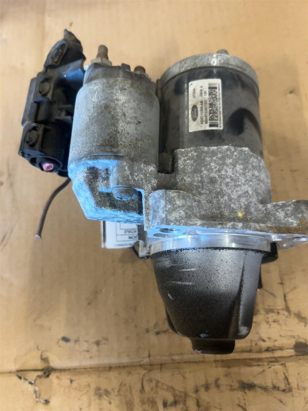 Starter Motor from a 2018 Ford Fiesta, photo 2