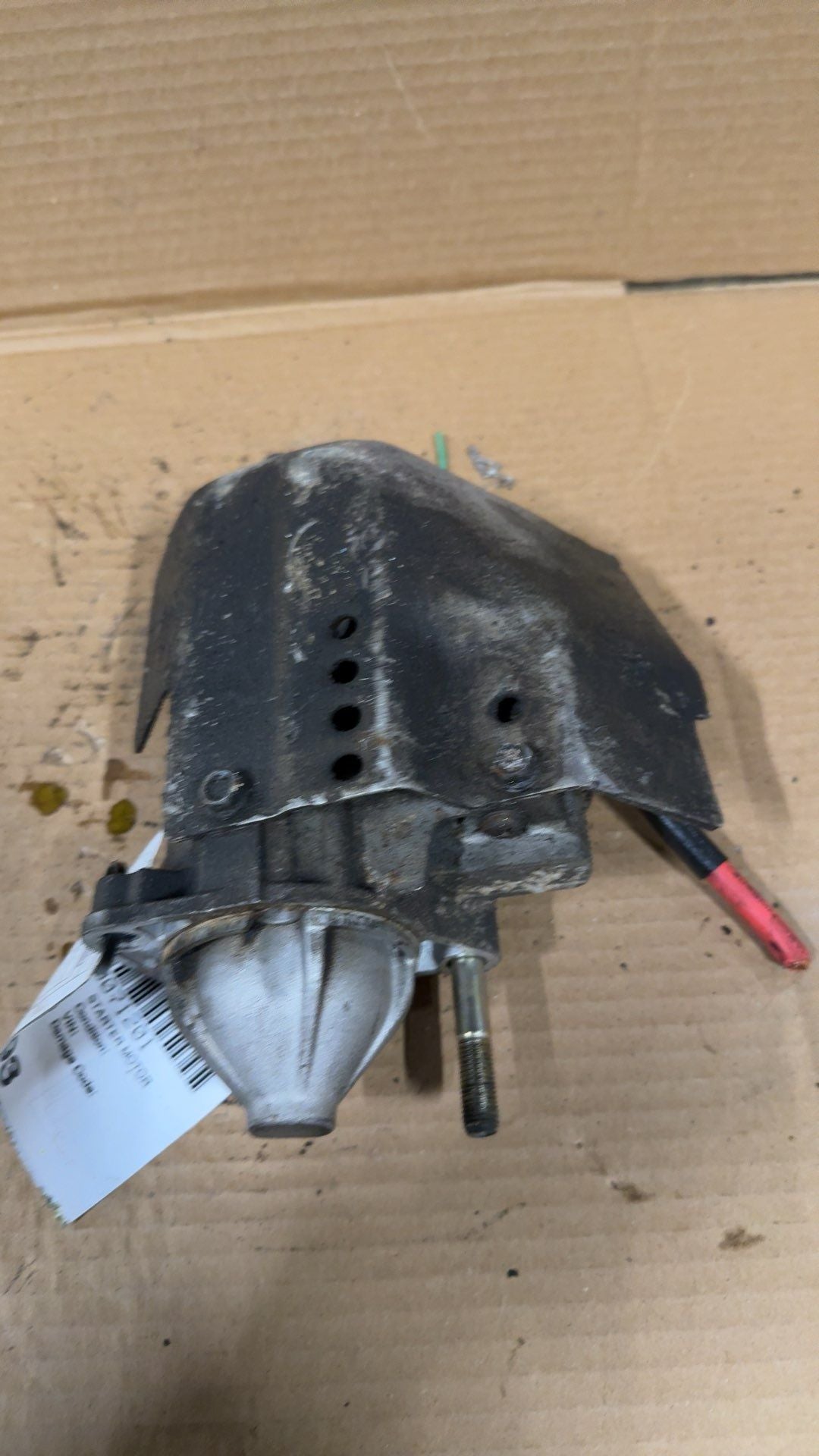 Starter Motor from a 2003 Hyundai Santa Fe, photo 3