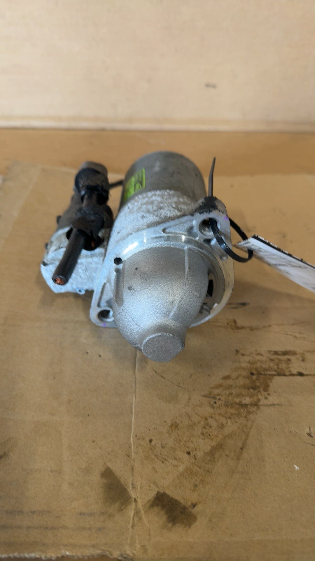 Starter Motor from a 2016 Hyundai Tucson, photo 1
