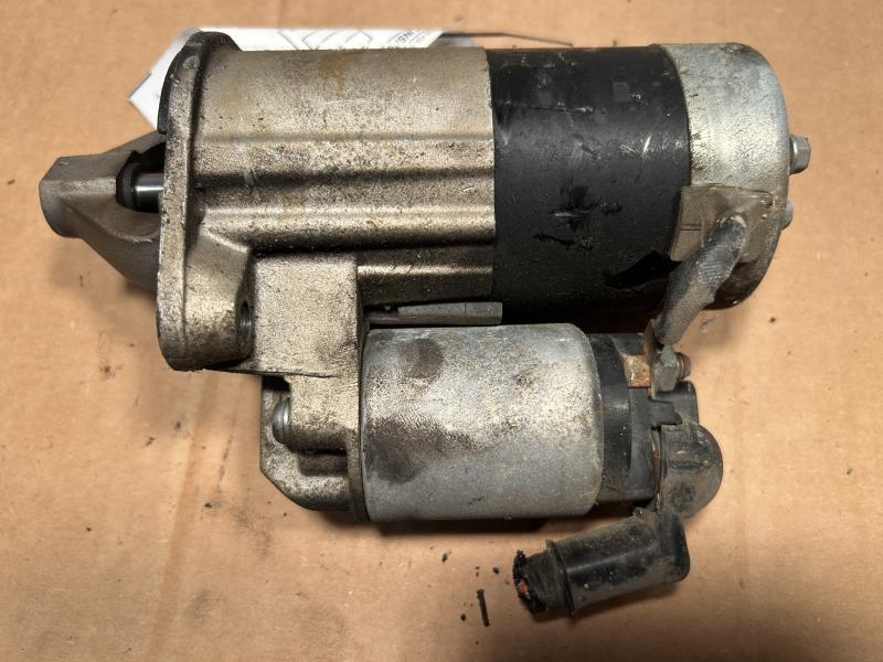 Starter Motor from a 2007 Hyundai, photo 2