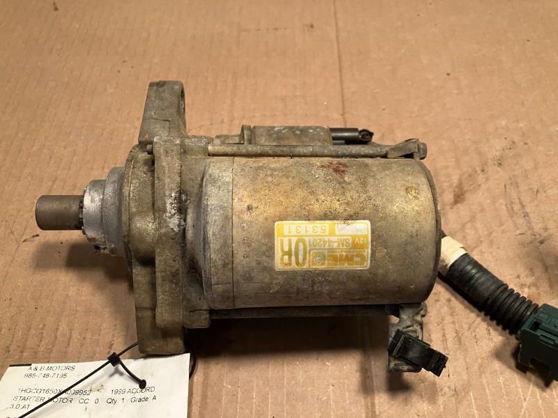 Starter Motor from a 1999 Honda Accord, photo 2