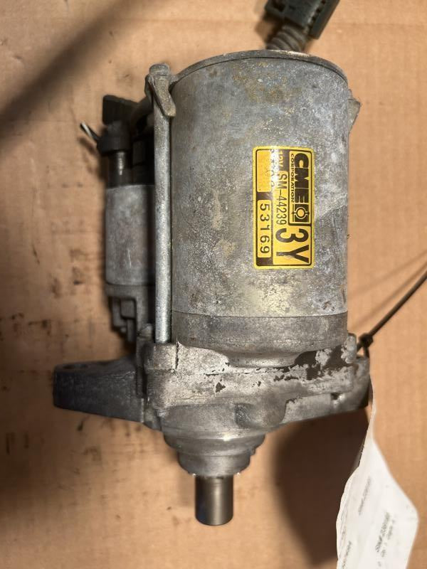 Starter Motor from a 2003 Honda Accord, photo 2