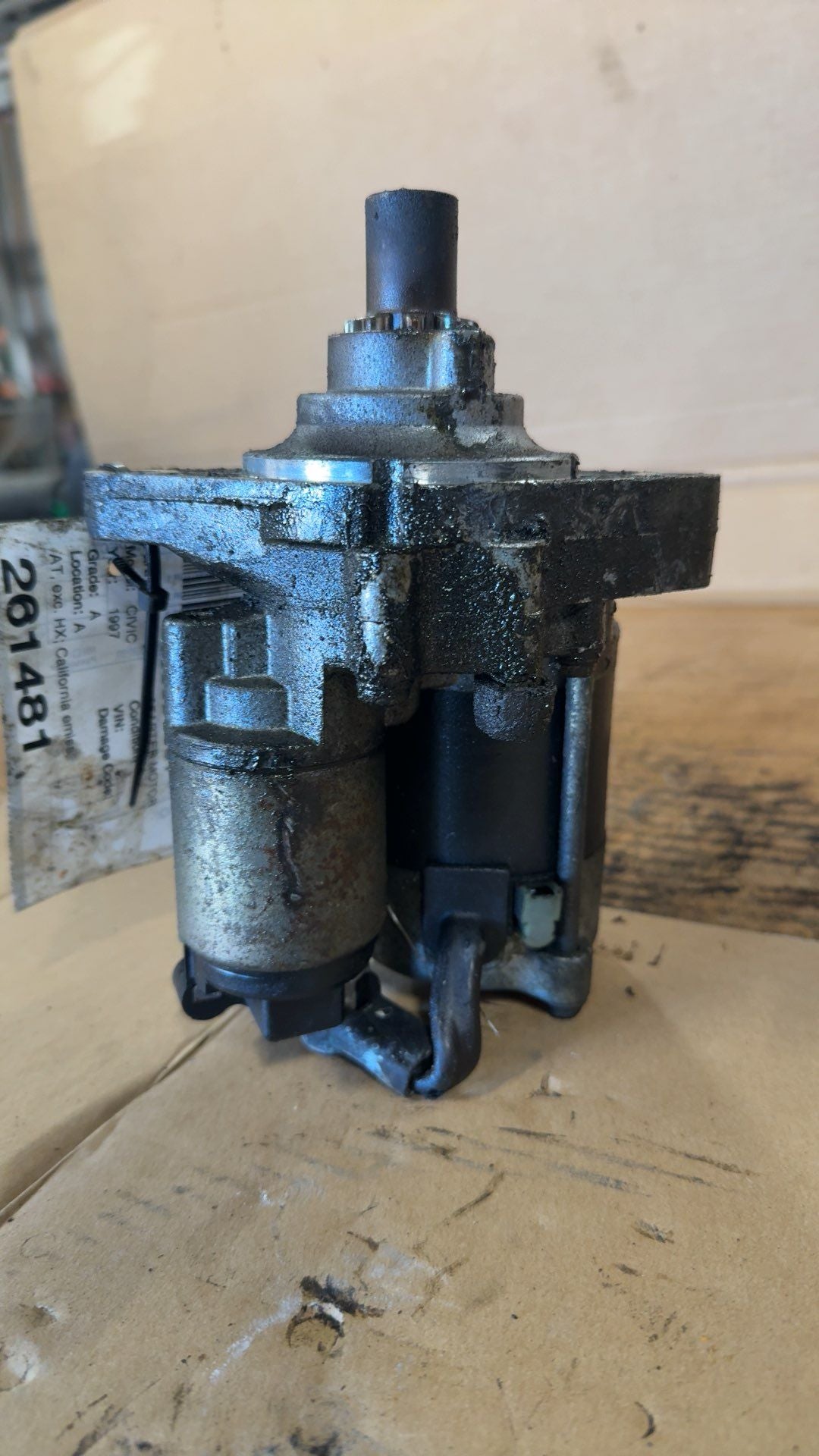 Starter Motor from a 1997 Honda Civic, photo 2