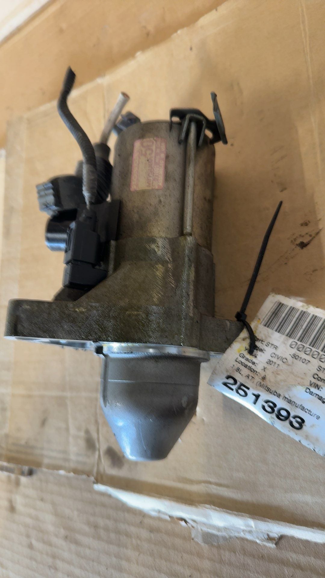 Starter Motor from a 2011 Honda Civic, photo 2