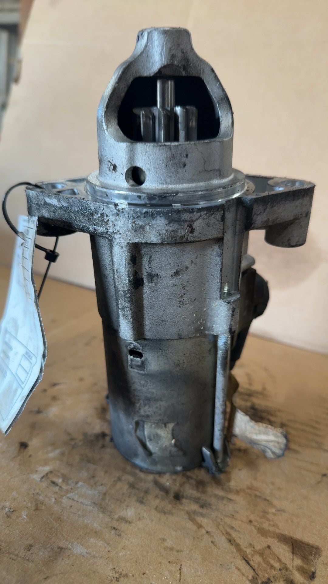 Starter Motor from a 2008 Honda CR-V, photo 1