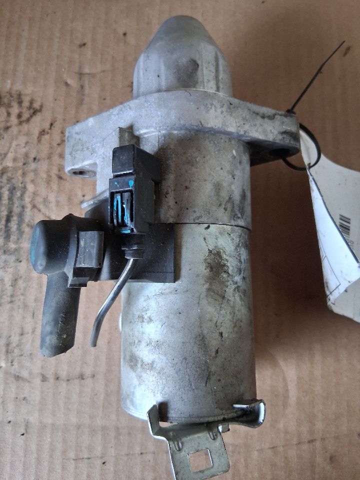 Starter Motor from a 2009 Honda CR-V, photo 1