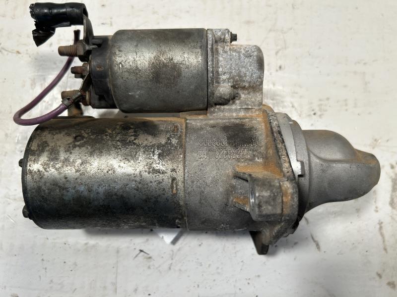 Starter Motor from a 2007 Isuzu, photo 2