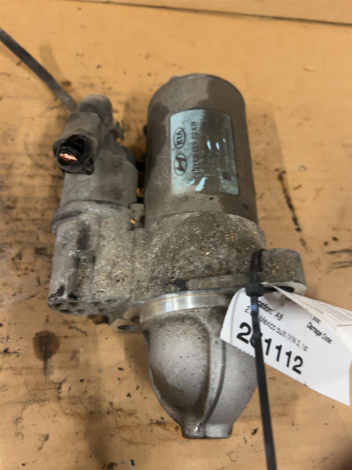Starter Motor from a 2017 Kia Forte, photo 1